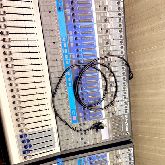 24.4.2 Studio Mixer Presonus - Picture 1 of 2